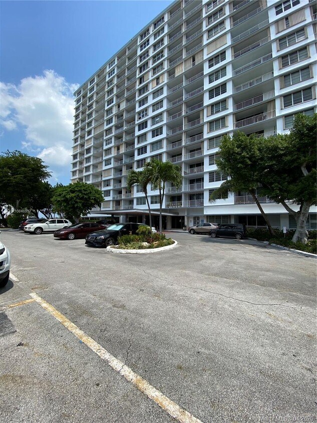 1865 79th Street Causeway Unit HH, North Bay Village, FL 33141