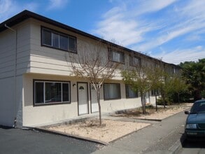 Building Photo - 1329 Edwards Ave
