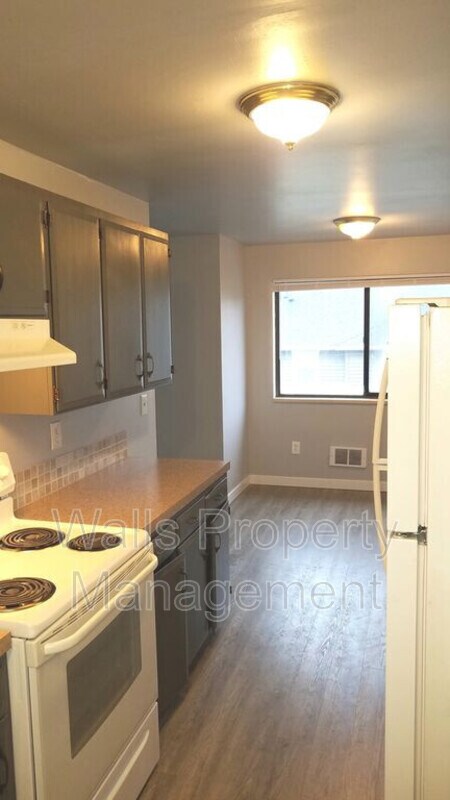Foto del edificio - 2121 E Jefferson St