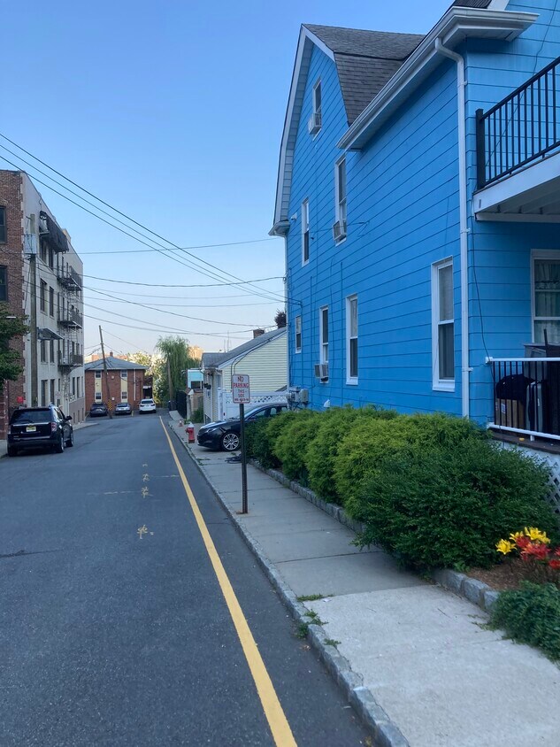 Foto principal - 425 Undercliff Ave