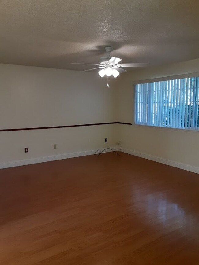 Foto del edificio - L390