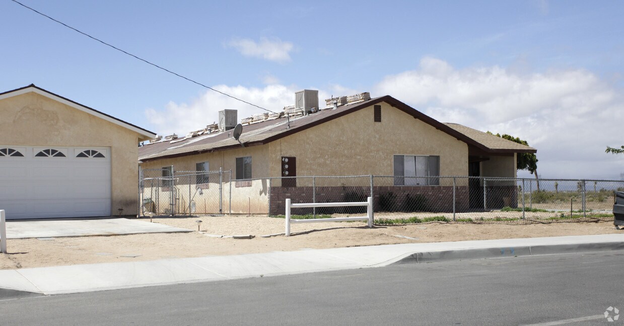 Building Photo - 10901 Verbena Rd