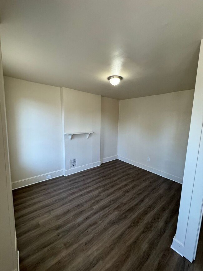 Foto del edificio - 1001 W 7th St