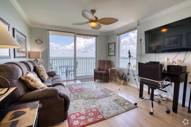 Building Photo - 8771 Estero Blvd