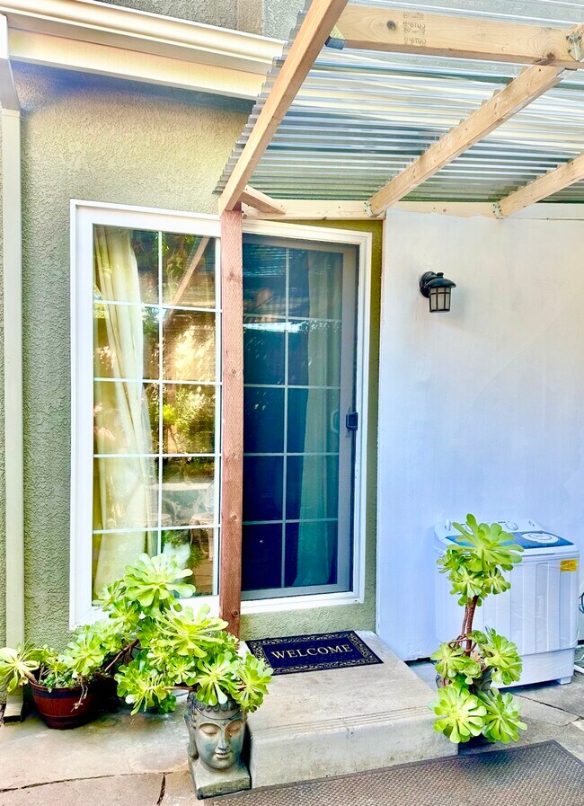 Sliding door From backyard - 1135 Willow Village Sq