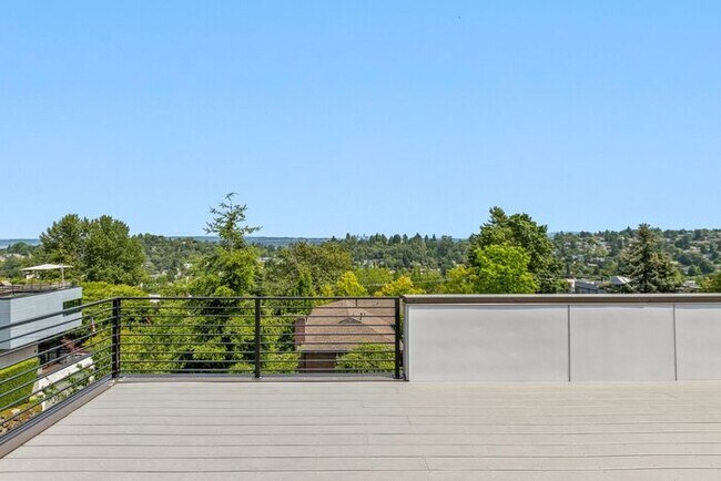 Foto del edificio - Stunning Ultra-Modern Capitol Hill View Home with Air Conditioning