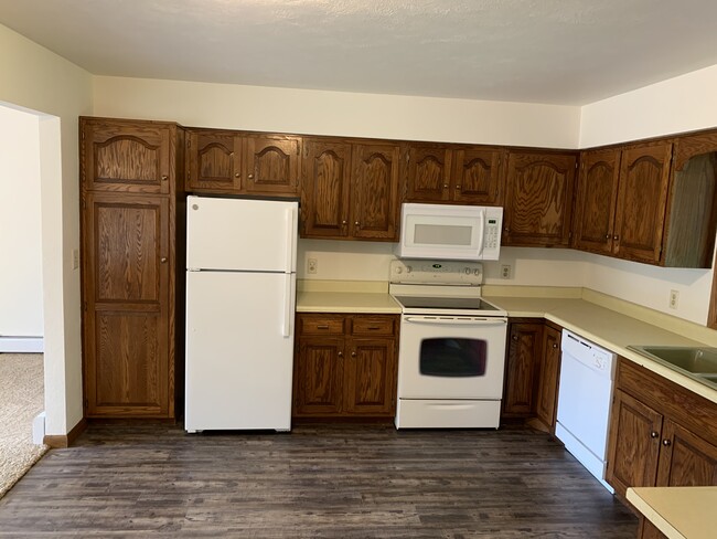Kitchen - N2118 Schacht Rd