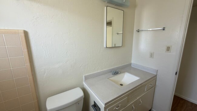 Building Photo - Mountain View Apartments