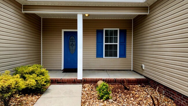 Foto del edificio - Beautiful 1 Story 4 Bedroom Home