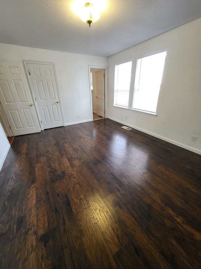 Building Photo - 30 Duffy Ct