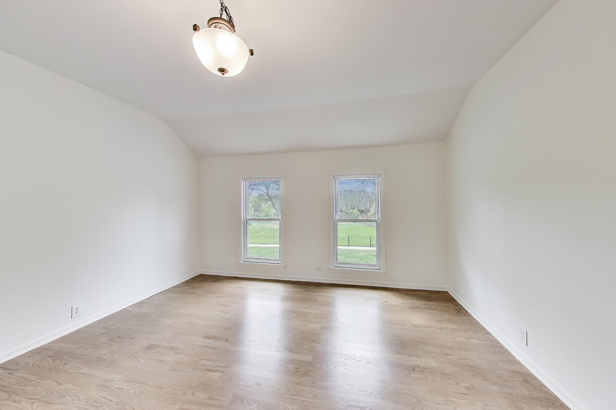 Foto principal - 1424 Lake St