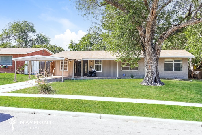 Building Photo - 455 Maplewood Ln