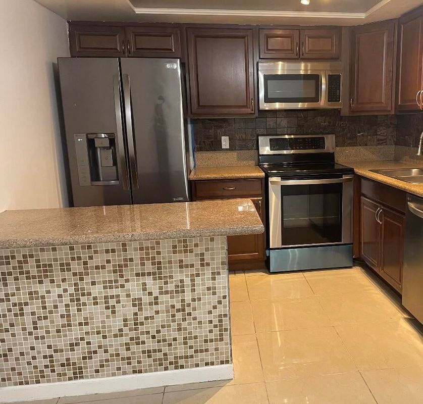 Foto principal - 4285 Oak Terrace Dr