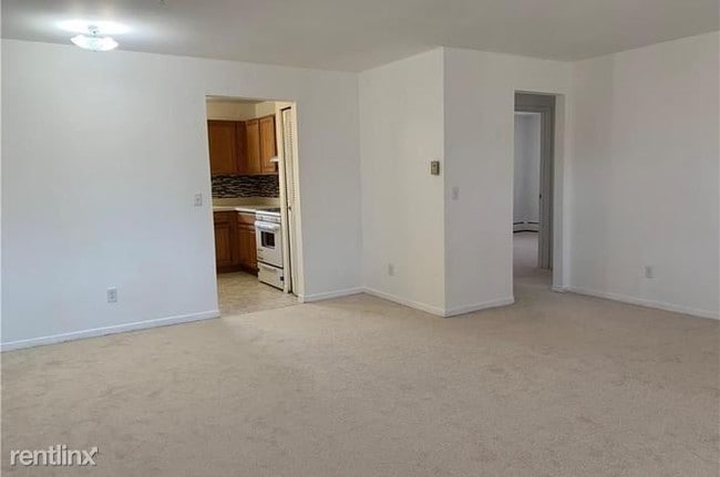 Building Photo - 2 br, 1 bath Condo - 5 Treat Street 6D
