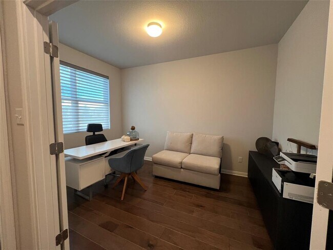 Foto del edificio - 107 Hornbill Dr