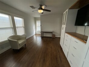 Building Photo - 4511 Dunlavy St