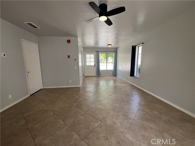 Foto del edificio - 36 Birchwood Ln