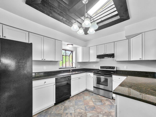 Building Photo - 10849 60th Ave N