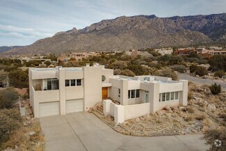 Building Photo - 1030 Red Oaks Loop NE