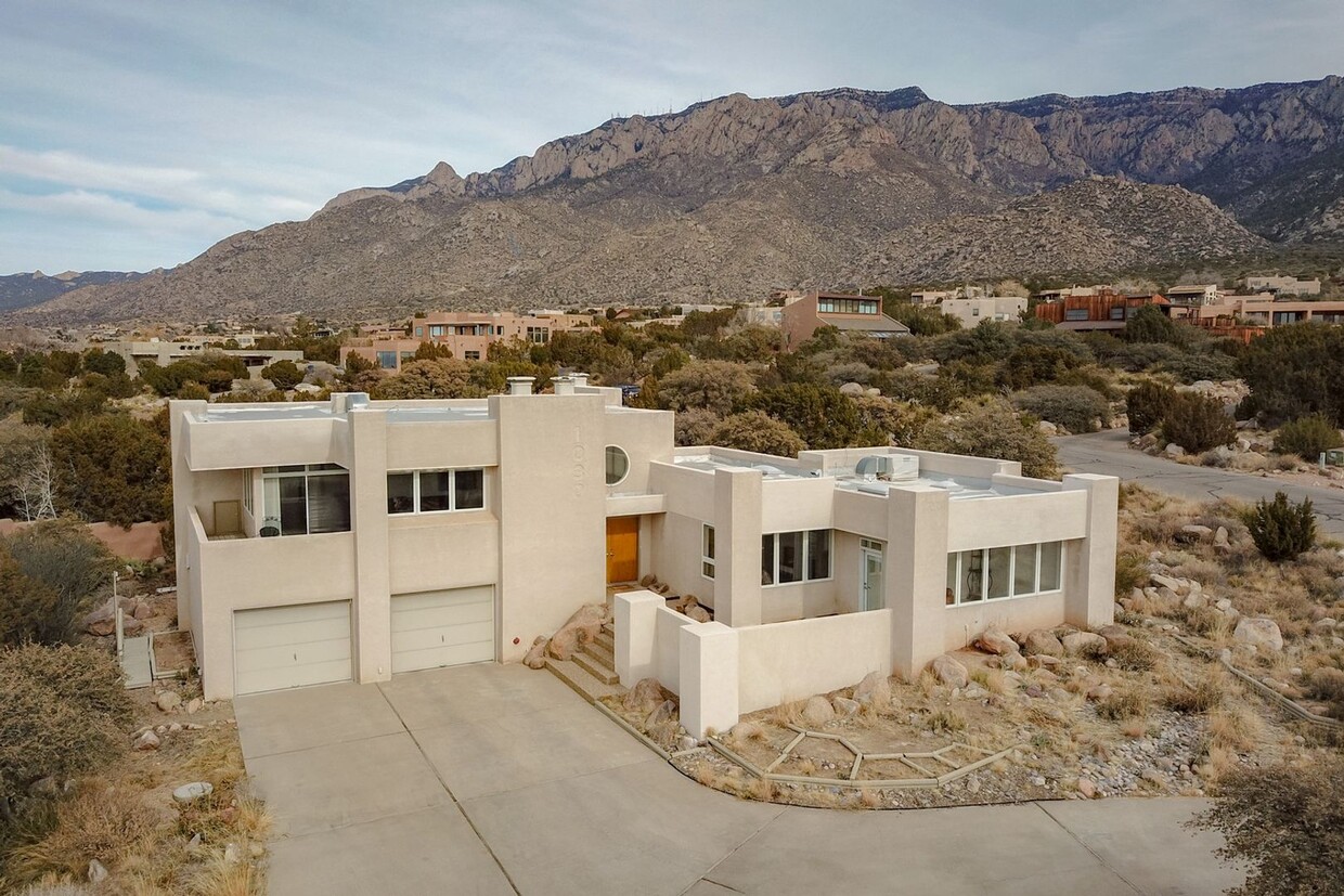 Primary Photo - SANDIA HEIGHTS EXECUTIVE RENTAL 2+Story 3B...