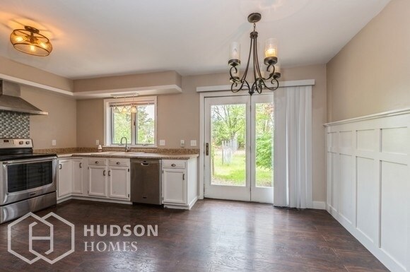 Foto del edificio - NOW AVAILABLE! 17 Amy Drive, Fort Edward, ...