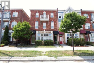Building Photo - 2725-2725 Bur Oak Ave