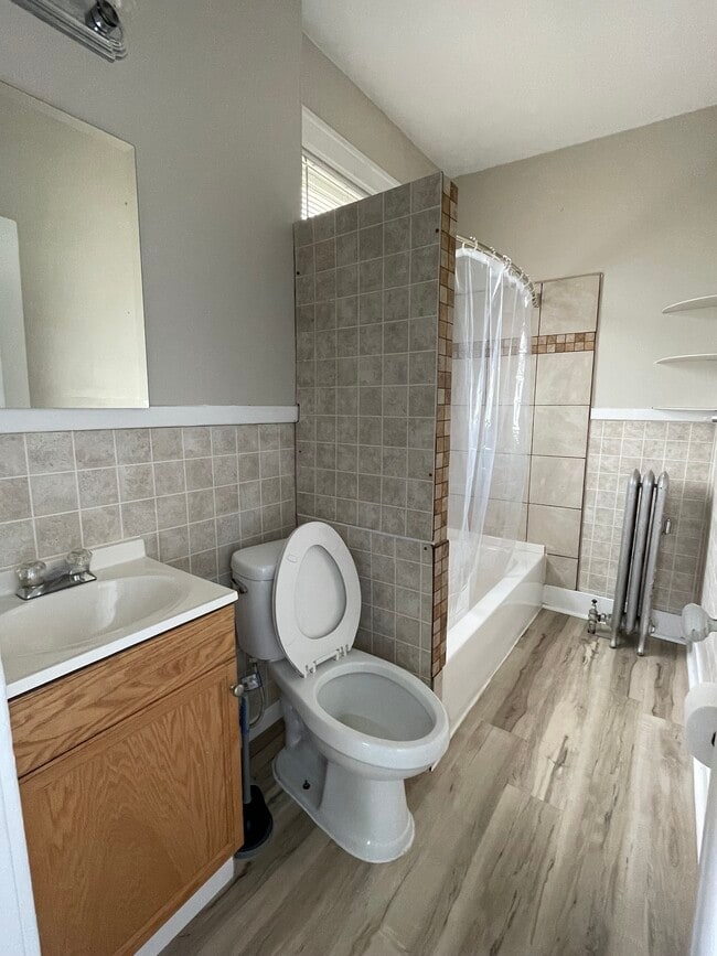 Building Photo - 701 Collingwood St