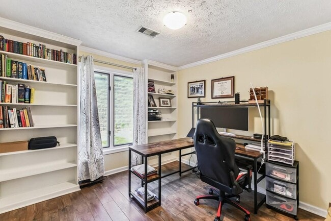 Building Photo - 19 Normandy Ct NE