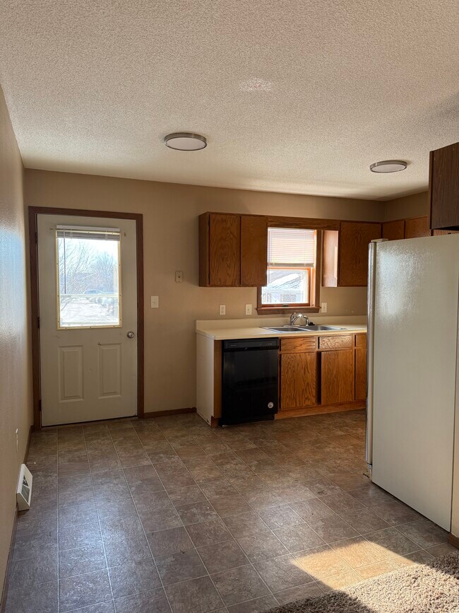 Foto del edificio - 1006 Castlewood Dr