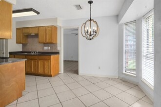 Building Photo - 4936 Meadowood Cir