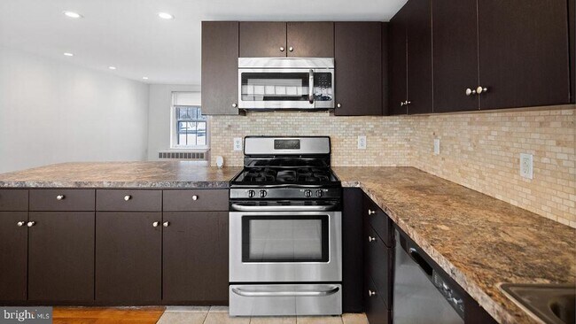 Building Photo - 2800 Woodpipe Ln