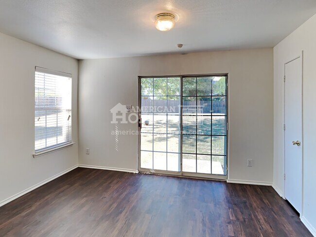 Building Photo - 1347 Saltillo Street