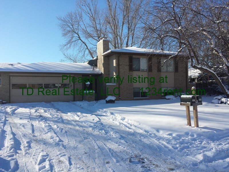 Primary Photo - 327 E Swallow Rd