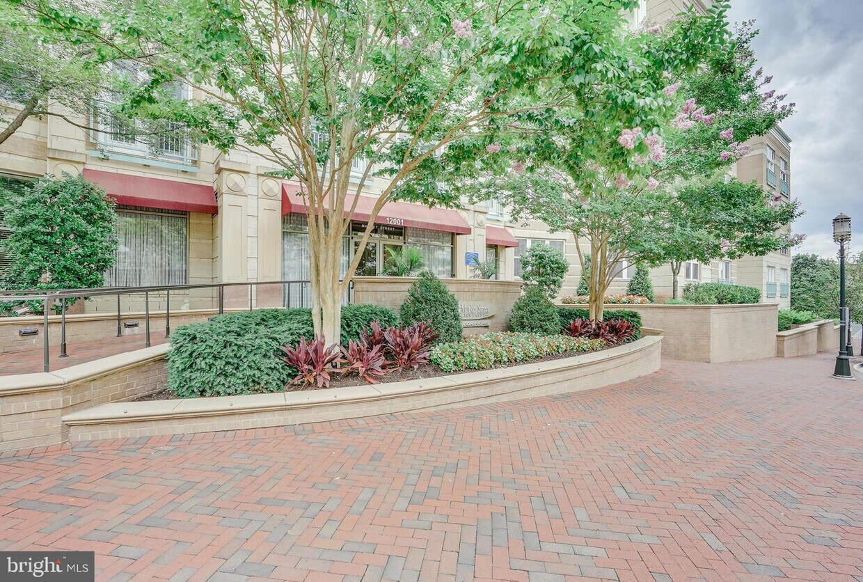 12001 Market St Unit 432, Reston, VA 20190 Room for Rent in Reston