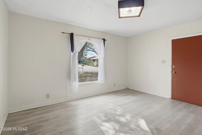 Foto del edificio - 1419 E Linden St