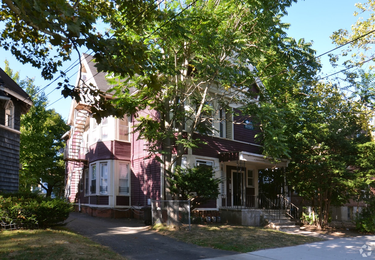 Primary Photo - 133 Davenport Ave