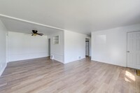 49 Forestwood Dr