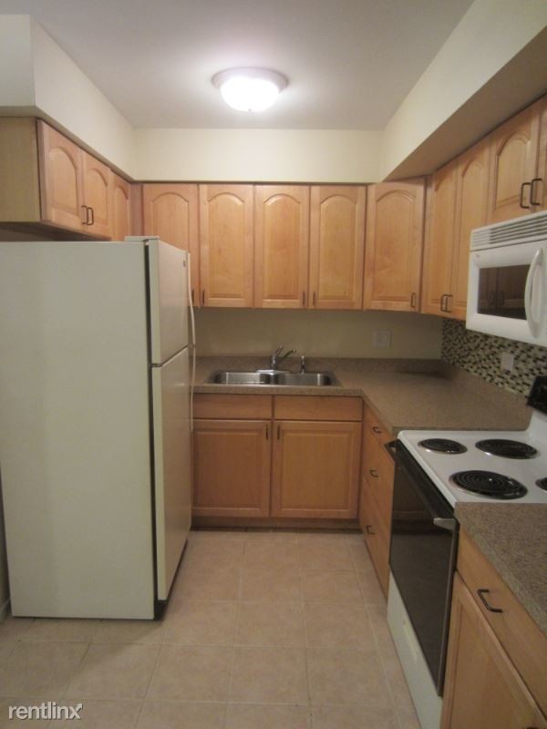 Building Photo - 5700 W 128th St