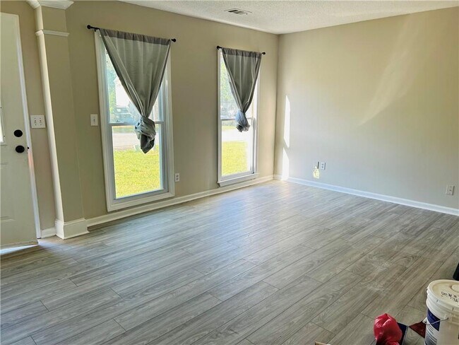 Building Photo - 2580 Binghampton Ln