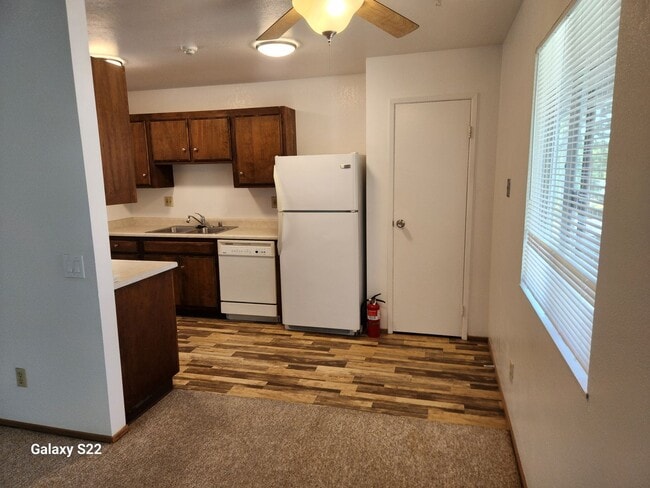 Building Photo - 828 Carlita Cir