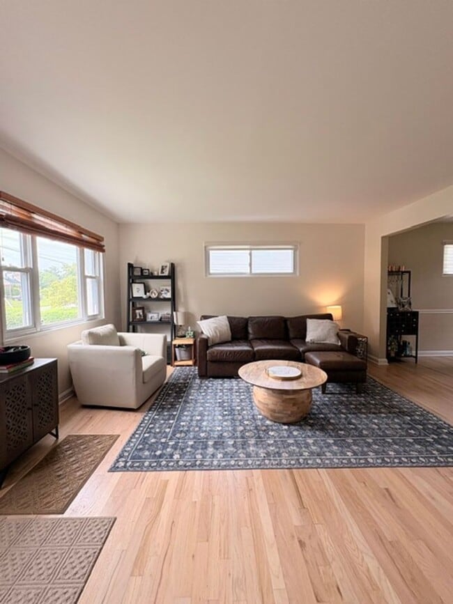 Building Photo - 13520 Grenoble Dr