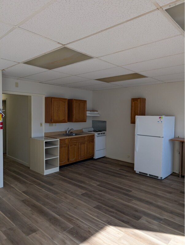 Foto del edificio - 185 N Main St