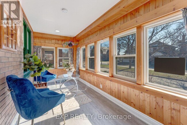 Photo du bâtiment - 24 Onward Ave