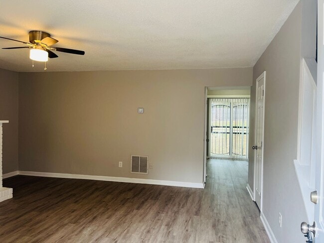 Building Photo - Newly renovated! Close to the Atlanta Airport, 2 bed, 2.5 bath, granite counters, LVP flooring, p...