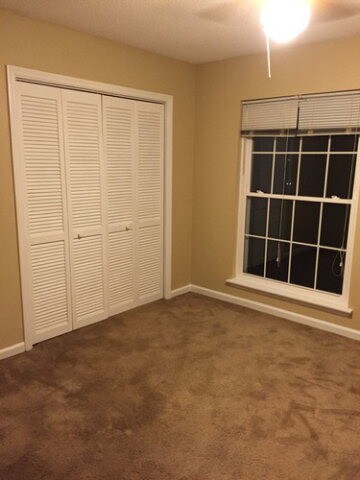 Foto del edificio - 210 Suffolk Dr