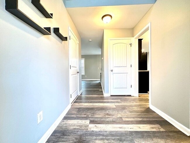 Building Photo - 1192 Meachem Dr
