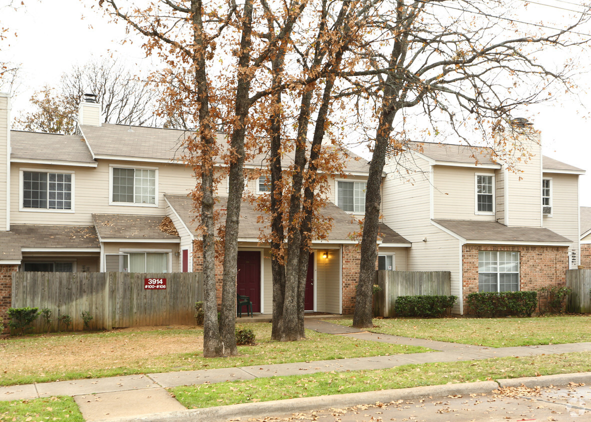 Primary Photo - Radford Place Townhomes