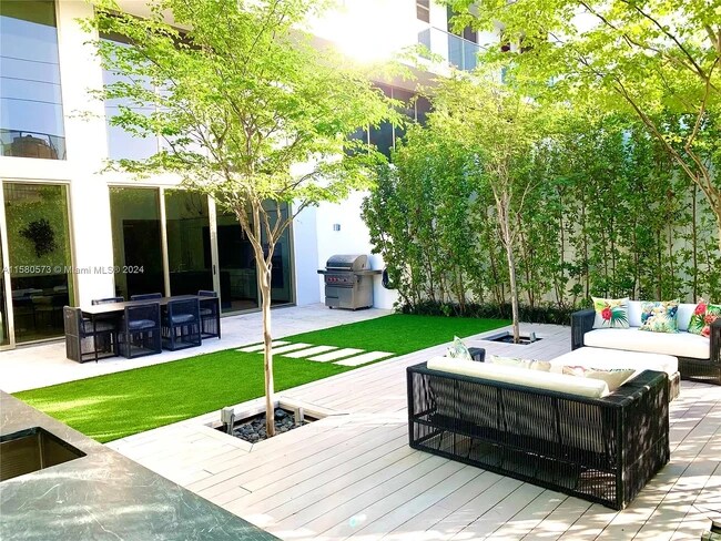 Foto del edificio - 300 Collins Ave