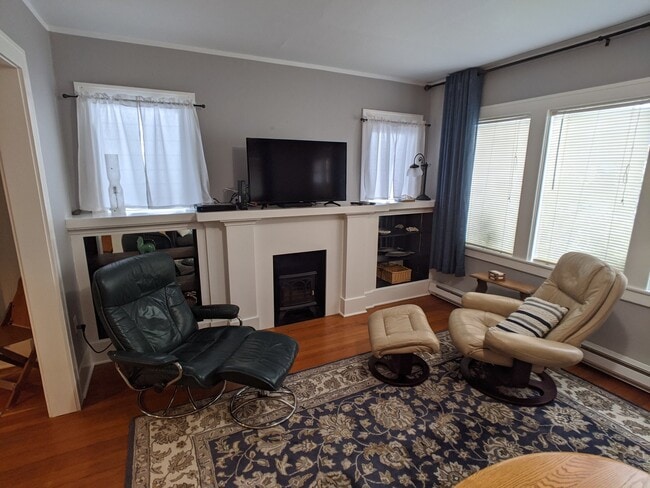 Building Photo - Fully furnished 1 bed 1 bath in Port Angeles