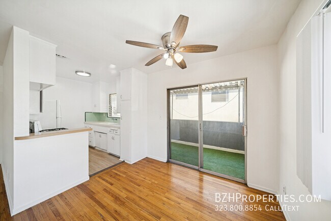 Foto del edificio - 1027 N Edinburgh Ave